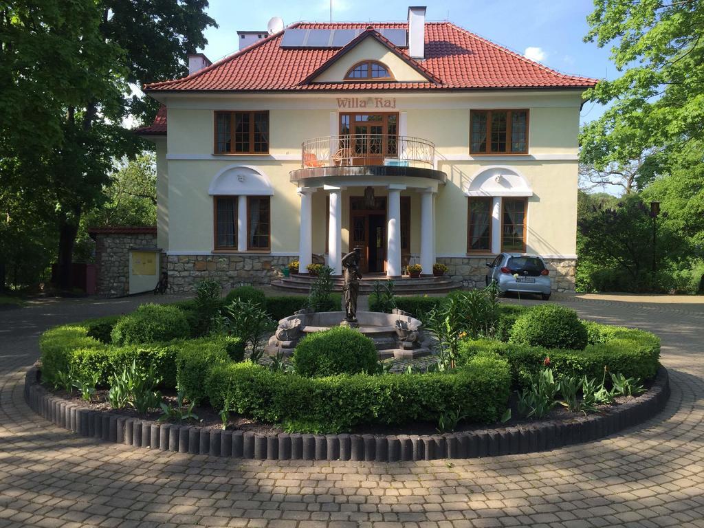 Hôtel Willa Raj à Nałęczów Extérieur photo